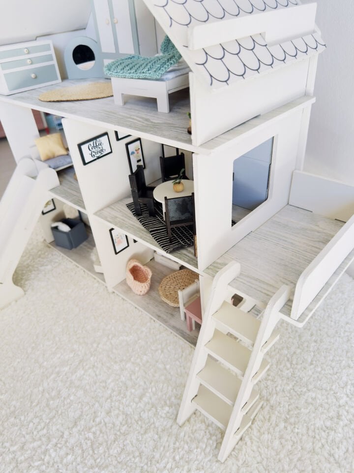 Rüya Oyun Evi – Balkonlu Ahşap Çocuk Oyun Evi