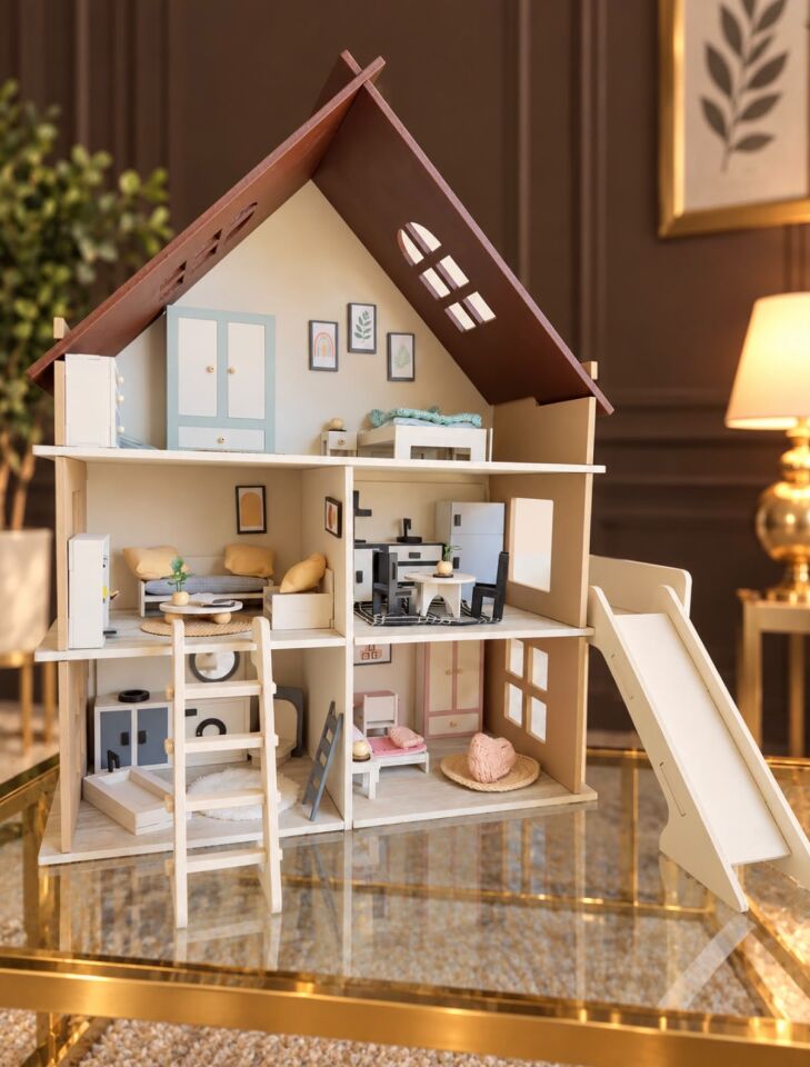 Bohem Oyun Evi – Balkonlu Ahşap Çocuk Oyun Evi