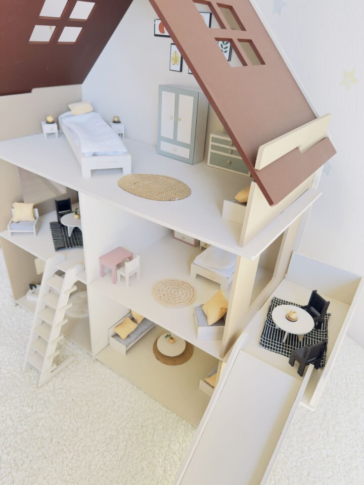 Büyük Bohem Oyun Evi – Balkonlu Ahşap Çocuk Oyun Evi