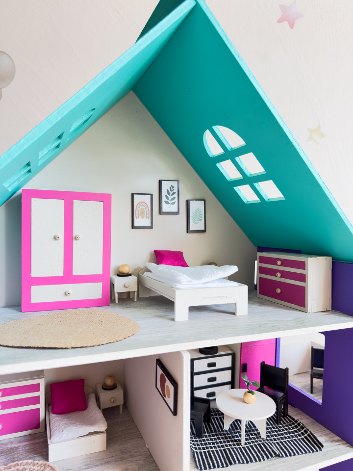 Renkli Oyun Evi – Balkonlu Ahşap Çocuk Oyun Evi