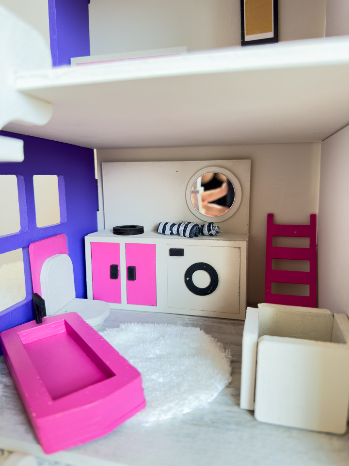 Renkli Oyun Evi – Balkonlu Ahşap Çocuk Oyun Evi