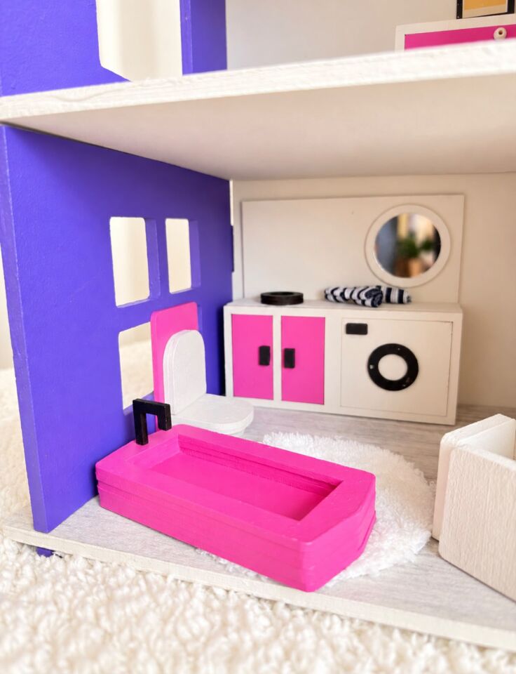 Renkli Oyun Evi – Balkonlu Ahşap Çocuk Oyun Evi