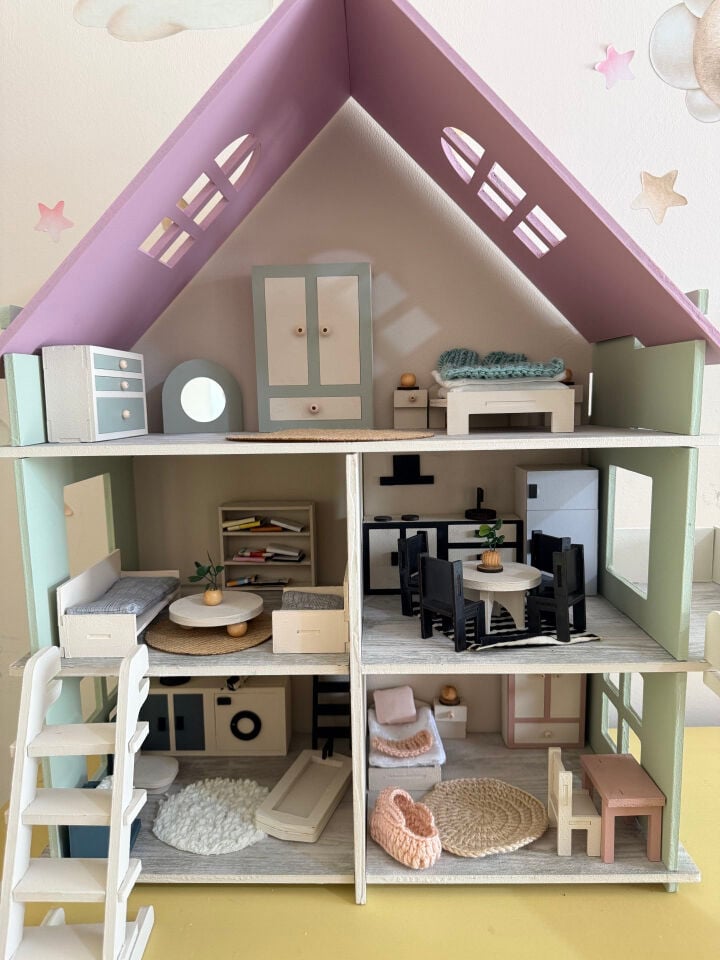 Bahar Oyun Evi – Balkonlu Ahşap Çocuk Oyun Evi