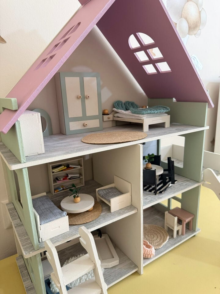 Bahar Oyun Evi – Balkonlu Ahşap Çocuk Oyun Evi